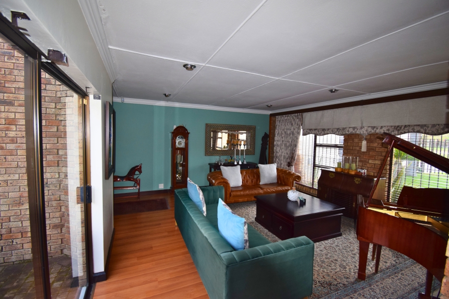 4 Bedroom Property for Sale in Jim Fouchepark Free State